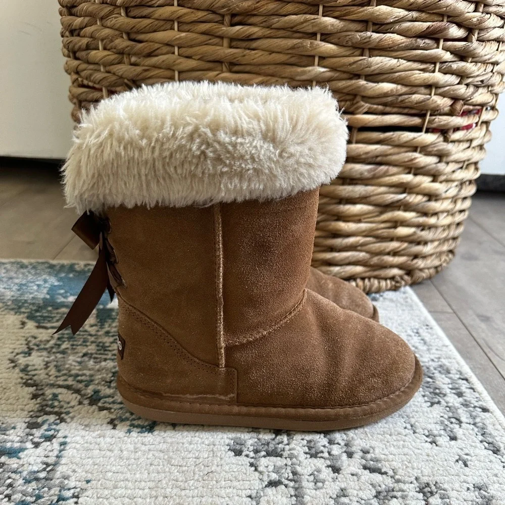 LAMO Little Girls Audrey Shearling-Lined Boots - Suede size 4